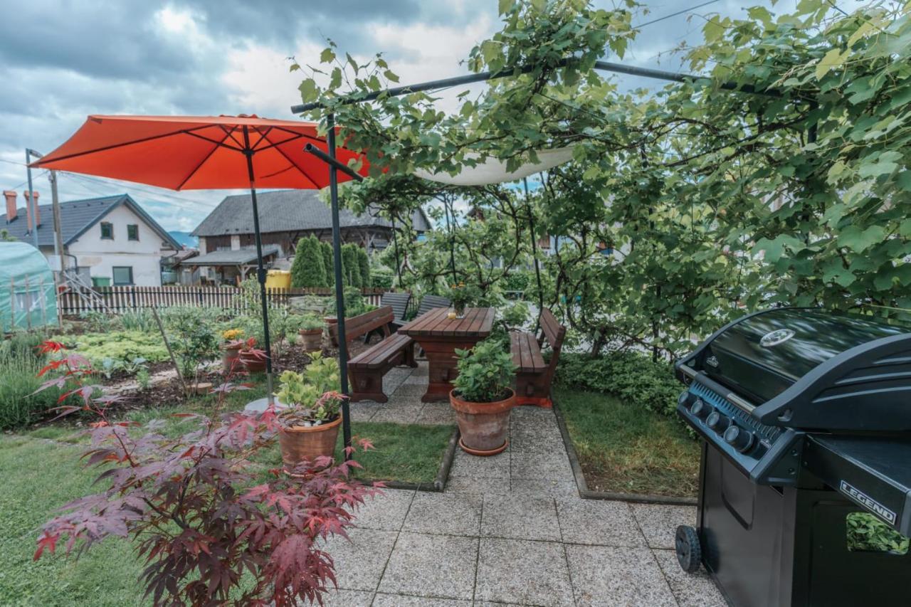 Apartma Lamberger Zirovnica Exterior photo