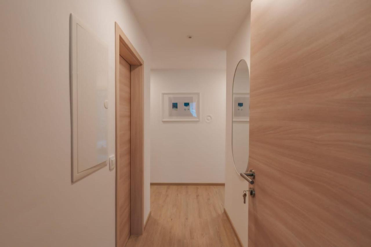 Apartma Lamberger Zirovnica Exterior photo
